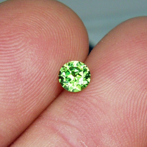 Rare Quality Fine color Natural Russian Demantoid Garnet  Litnon.com