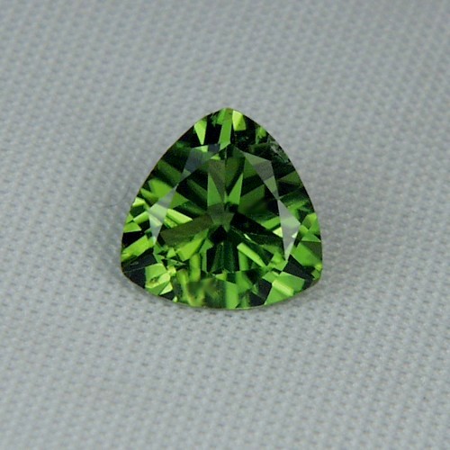 Bright and Pretty Fine Color Pakistan Peridot 3.17 ct  Litnon.com