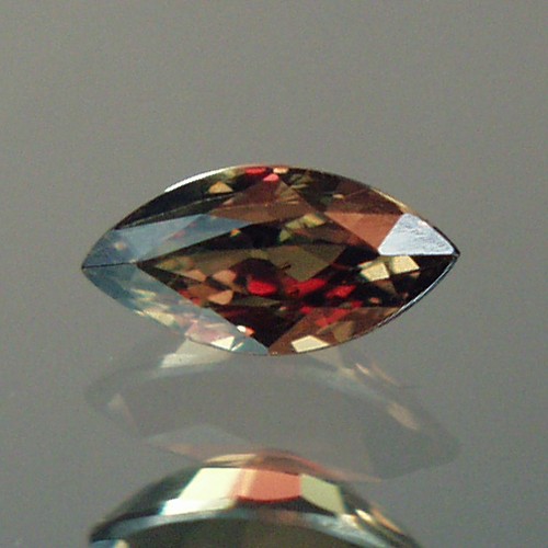 Natural Alexandrite Strong Color Change and VVS Clean  Litnon.com