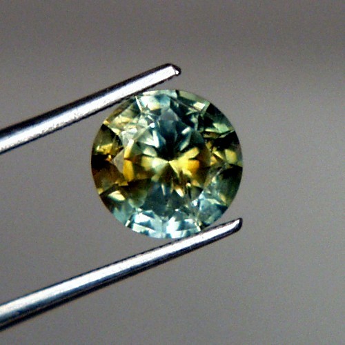 Unusual Bi-Color Bright Montana Sapphire 1.89ct  Litnon.com