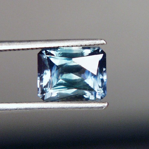 Top Cut Bright Steel Blue Montana Sapphire 2.07 ct  Litnon.com