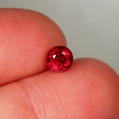 Special Red Color Bright South East Asia Spinel 1.61ct  Litnon.com