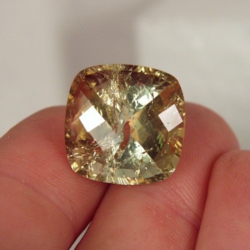 Huge Natural Bi-Color Tourmaline Afghanistan 27.72 ct  Litnon.com