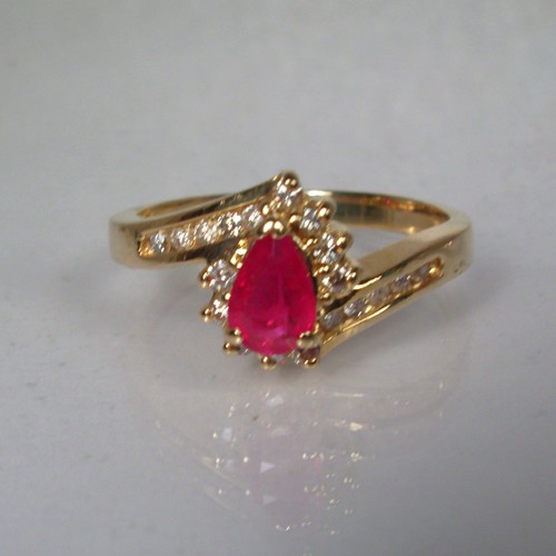 Estate Ladies 14 kt Natural Ruby Diamond Ring  Litnon.com