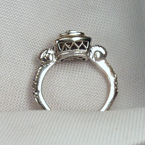 Antique ~ Vintage 18 kt European Cut Diamond Ring  Litnon.com