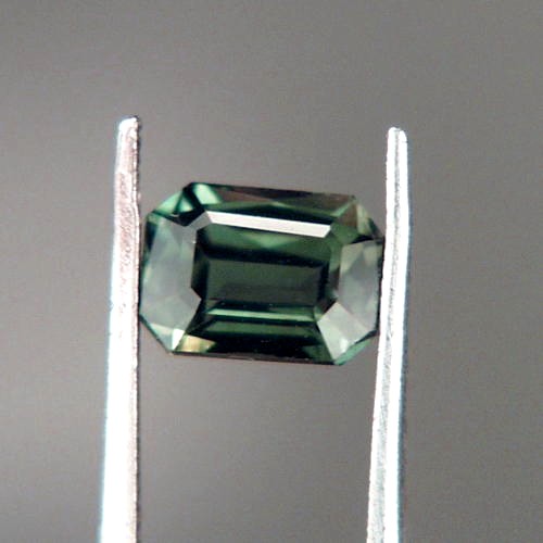 Top Cut and Color Green Sapphire Thailand 1.58ct  Litnon.com