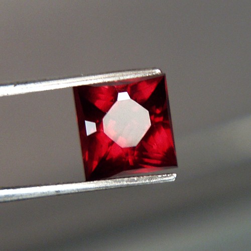 Top Cut Fine Color Rhodolite Garnet Tanzania  Litnon.com