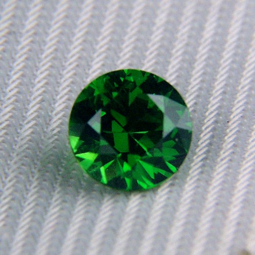 Top Gem Emerald Green Russian Demantoid Garnet 1.25 ct  Litnon.com