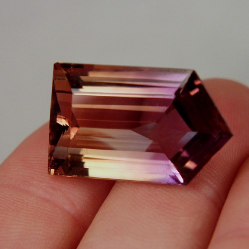 Rich Color Big and Natural Bolivia Ametrine 33.50 ct  Litnon.com