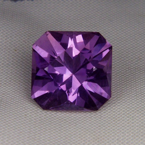 Top Cut and Bright Natural Amethyst Brazil9.92 ct  Litnon.com