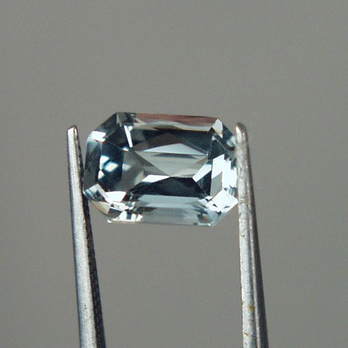 Top Cut Light Blue Green Montana Sapphire 2.01ct  Litnon.com
