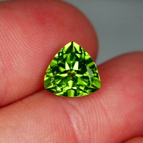 Top Gem Fine Cut and Color Pakistan Peridot 3.86 ct  Litnon.com