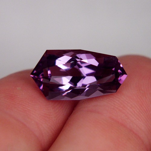 Top Cut and Bright Natural Amethyst Brazil 9.84 ct  Litnon.com