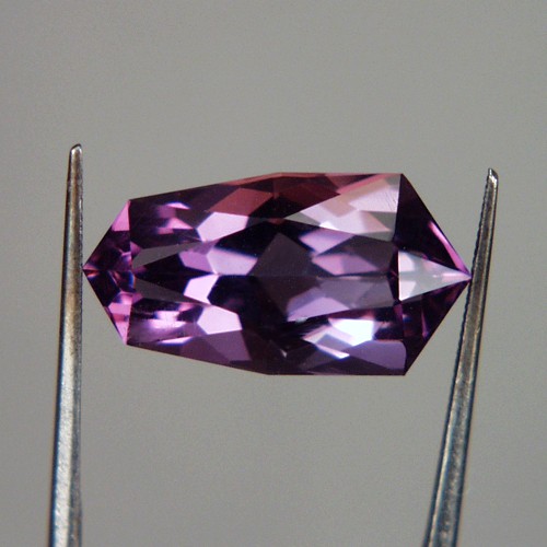 Top Cut and Bright Natural Amethyst Brazil 9.84 ct  Litnon.com