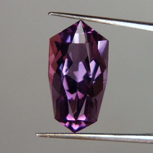 Top Cut and Bright Natural Amethyst Brazil 9.84 ct  Litnon.com