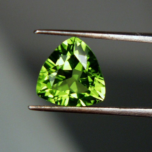 Bright and Pretty Fine Color Pakistan Peridot 3.06 ct  Litnon.com