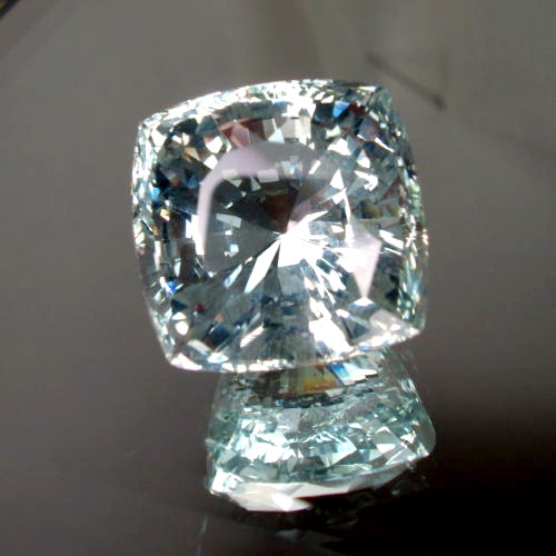 Huge Brilliant Light Green Beryl Brazil 39.51ct  Litnon.com