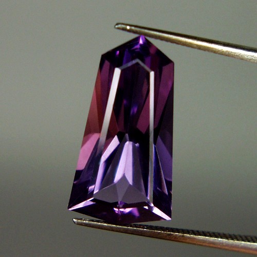 Top Cut and Bright Natural Amethyst Brazil 5.75 ct  Litnon.com