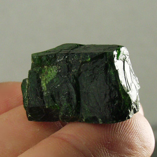 BIG Extreme Green Siberian Chrome Diopside Rough 75 ct Litnon.com