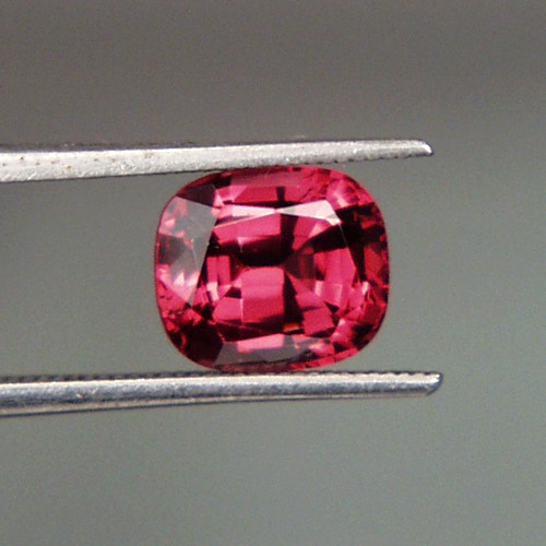 Quality Tanga Rhodolite Garnet Tanzania 2.40ct  Litnon.com