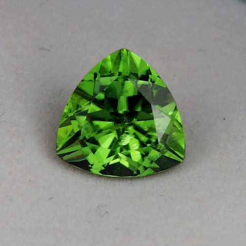 Fine Quality Top Cut and Color Arizona Peridot 5.83ct  Litnon.com