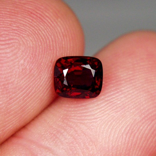 Deep Blood Red South East Asia Spinel  Litnon.com