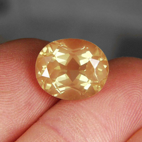 Bi-Color Green and Red Andesine Gemstone 7.52 ct  Litnon.com