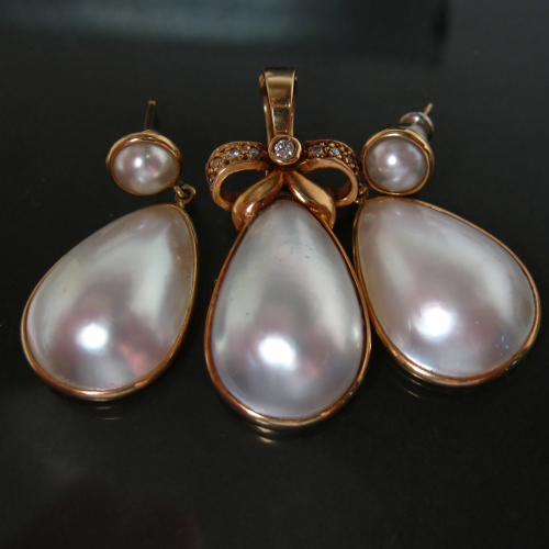 Cultured Tahitian Mabe Pearl Earrings and Pendant Set  Litnon.com