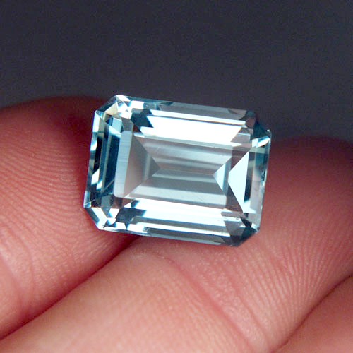 Big Special Blue Color Afghanistan Fluorite 9.43 ct  Litnon.com