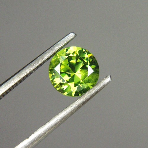 Top Cut and Brilliant Russian Demantoid Garnet 0.73ct  Litnon.com