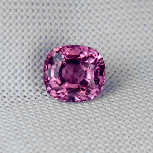 Fine Color and Bright Pink Namya Spinel 1.93ct  Litnon.com