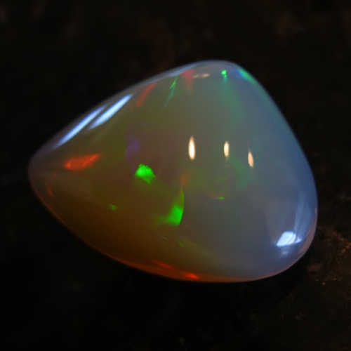 Huge Top Gem Quality Welo Opal Ethiopia 22.44 cts  Litnon.com