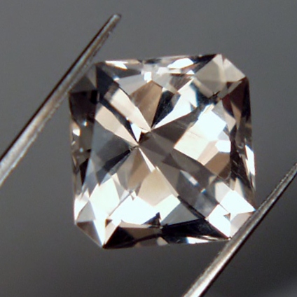  Top Cut Light Color Smokey Quartz 9.11 ct  Litnon.com