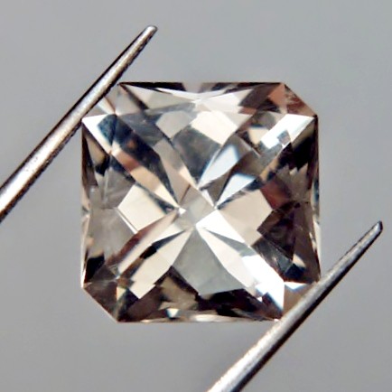  Top Cut Light Color Smokey Quartz 9.11 ct  Litnon.com