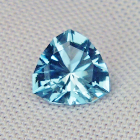 Nice Color and Bright Aquamarine Nigeria 1.67ct  Litnon.com