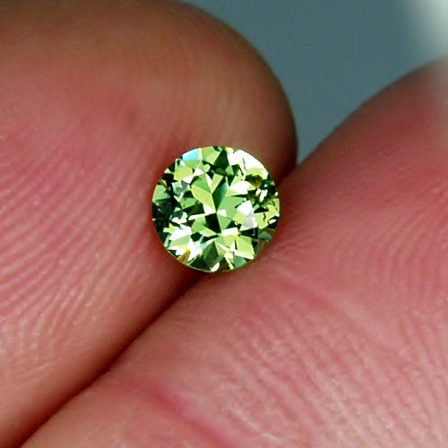 Top Quality Gem Brilliant Russian Demantoid Garnet  Litnon.com