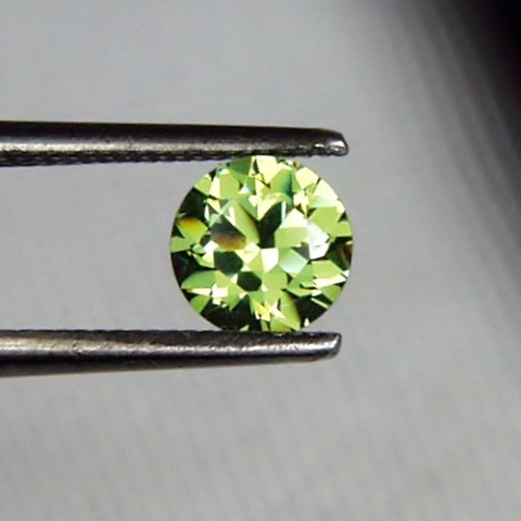 Top Quality Gem Brilliant Russian Demantoid Garnet  Litnon.com