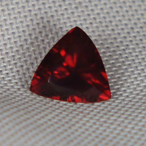  Red Fire Crimson Color Umba River Garnet 1.69 ct  Litnon.com