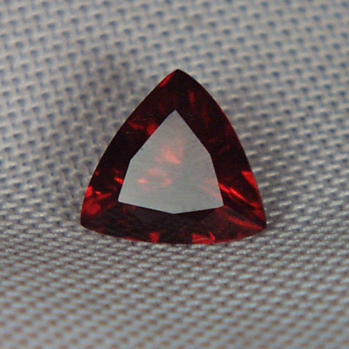  Red Fire Crimson Color Umba River Garnet 1.69 ct  Litnon.com