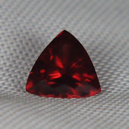  Red Fire Crimson Color Umba River Garnet 1.69 ct  Litnon.com