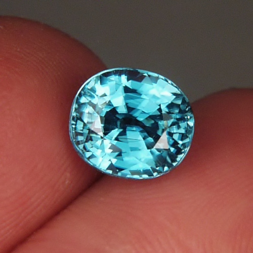 Special Color and Quality Blue Zircon Cambodia 5.11 ct  Litnon.com