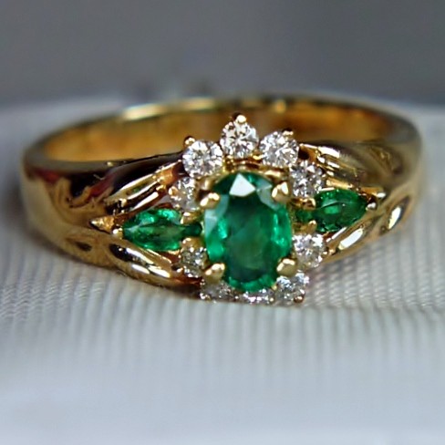 Fine Color Emerald Diamond 14 kt Ring  Litnon.com