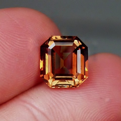 RARE Dichroic Russian Precious Topaz 5.04 ct  Litnon.com