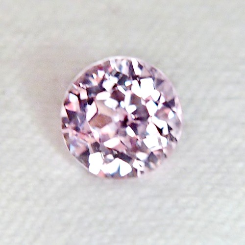Big Brilliant and Rare Natural Pink Ceylon Sapphire 4.04 ct  Litnon.com