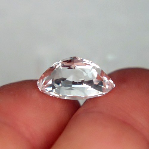 Artisan Cut White Lab Sapphire - Corrundum 7.68 ct.  Litnon.com