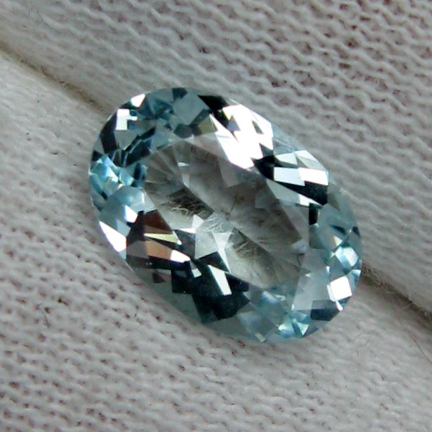 Bright! USA Cut Light Blue Aquamarine Vietnam 1.32 ct  Litnon.com