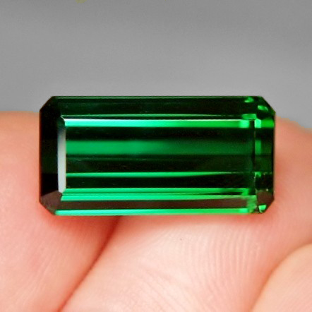 Bright and Clean Old Stock Fine Green Tourmaline Brazil 11.07ct GLI PAID Litnon.com