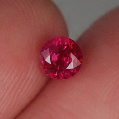 Fine Color and Bright Natural South East Asia Ruby 5mm 0.62 ct  Litnon.com