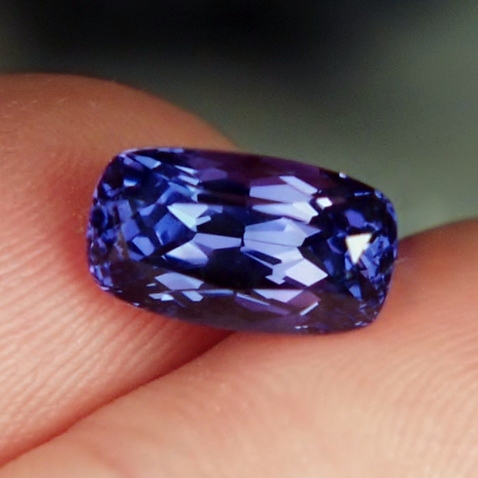 Quality and Value Fine Color Natural Tanzanite 4.67ct  Litnon.com