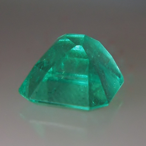 Big and Bright Nice Color Untreated Colombian Emerald 8.98ct  Litnon.com